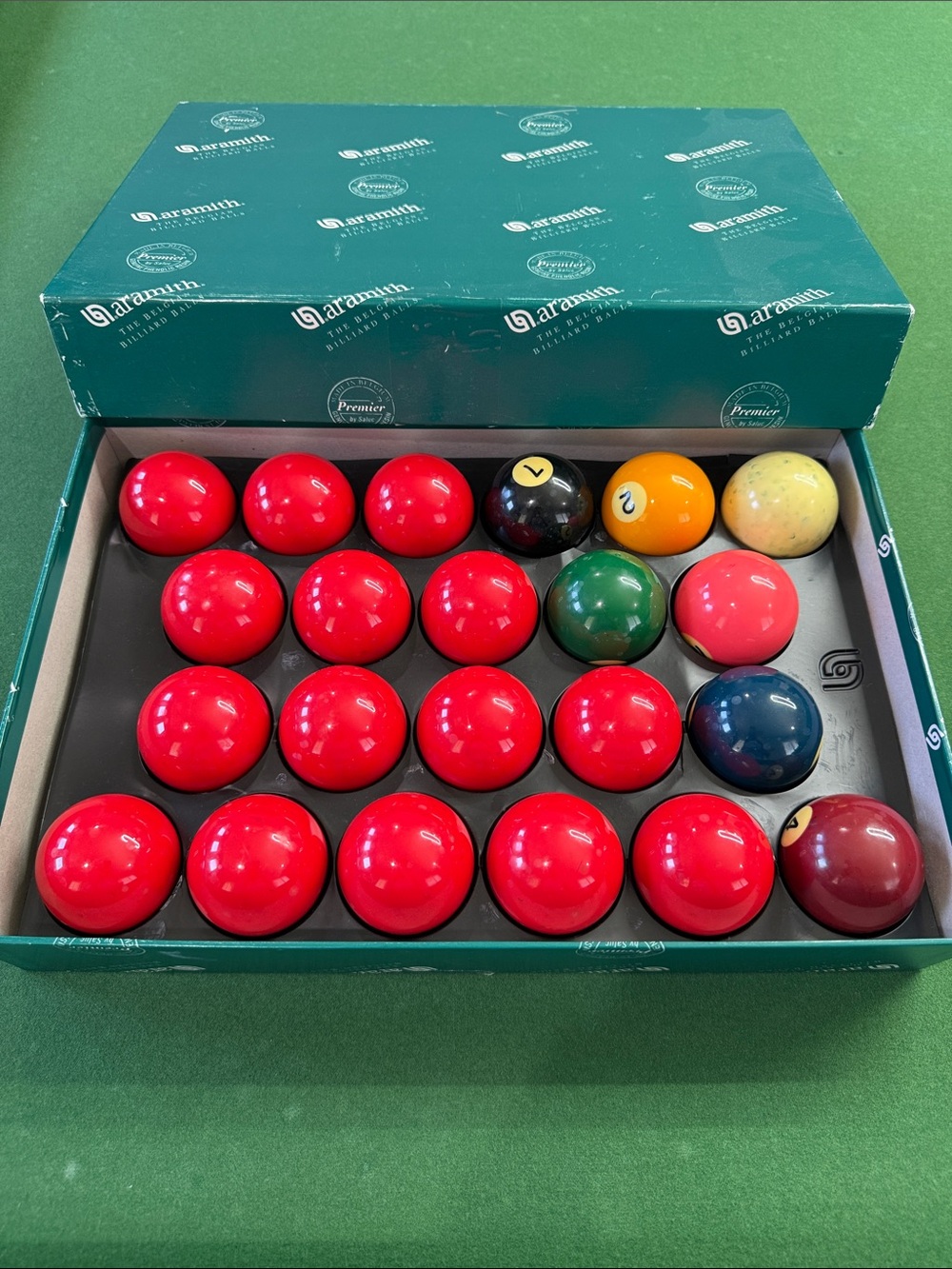 Aramith Premier Snooker Billiard Ball Set in Red
